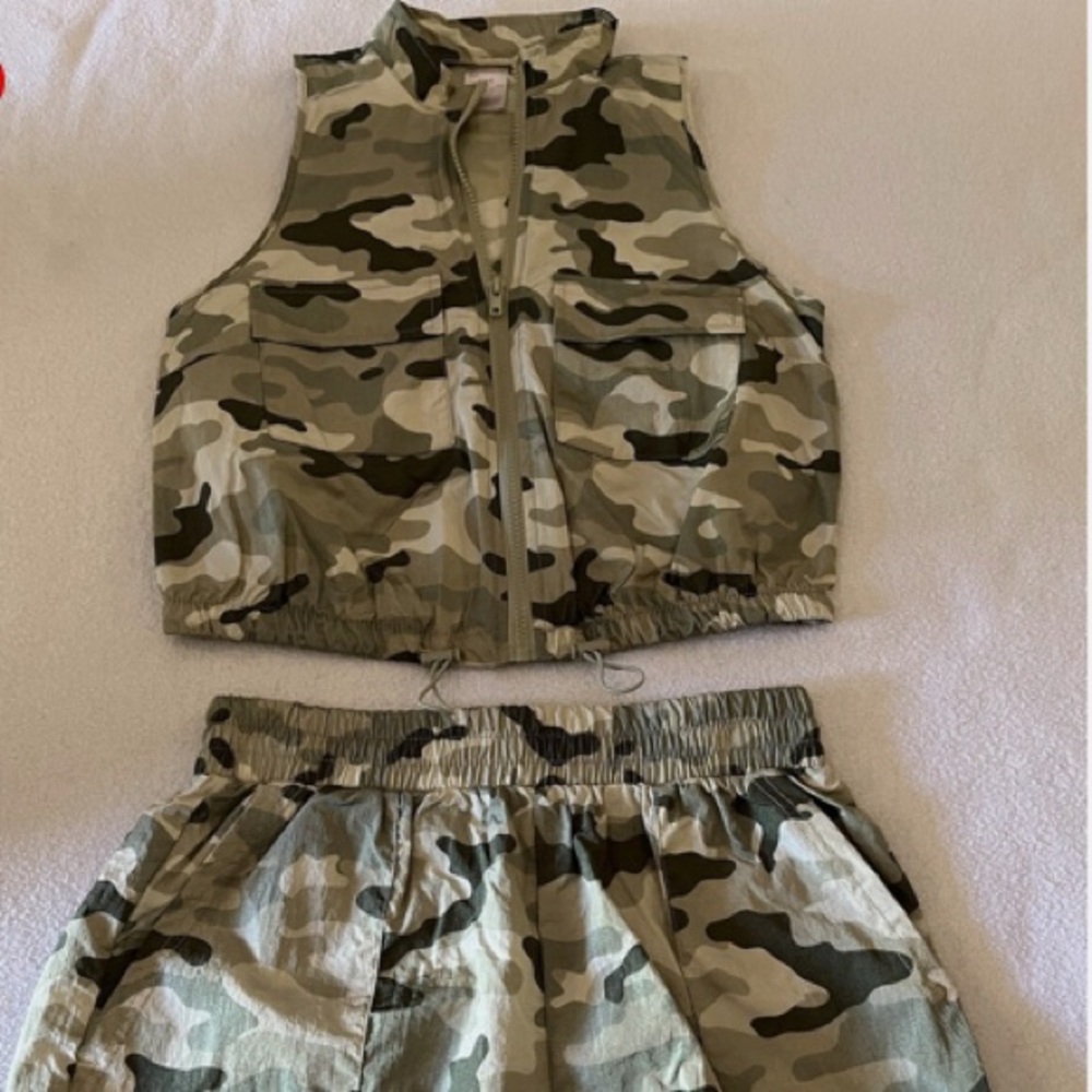 NWOT No Boundaries Camouflage Athletic Shorts Set
